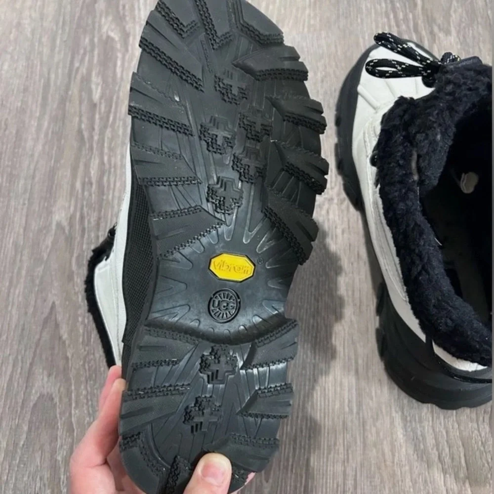 UGG Women Adirondack Meridian Waterproof Snow Boots - Picture 3 of 5